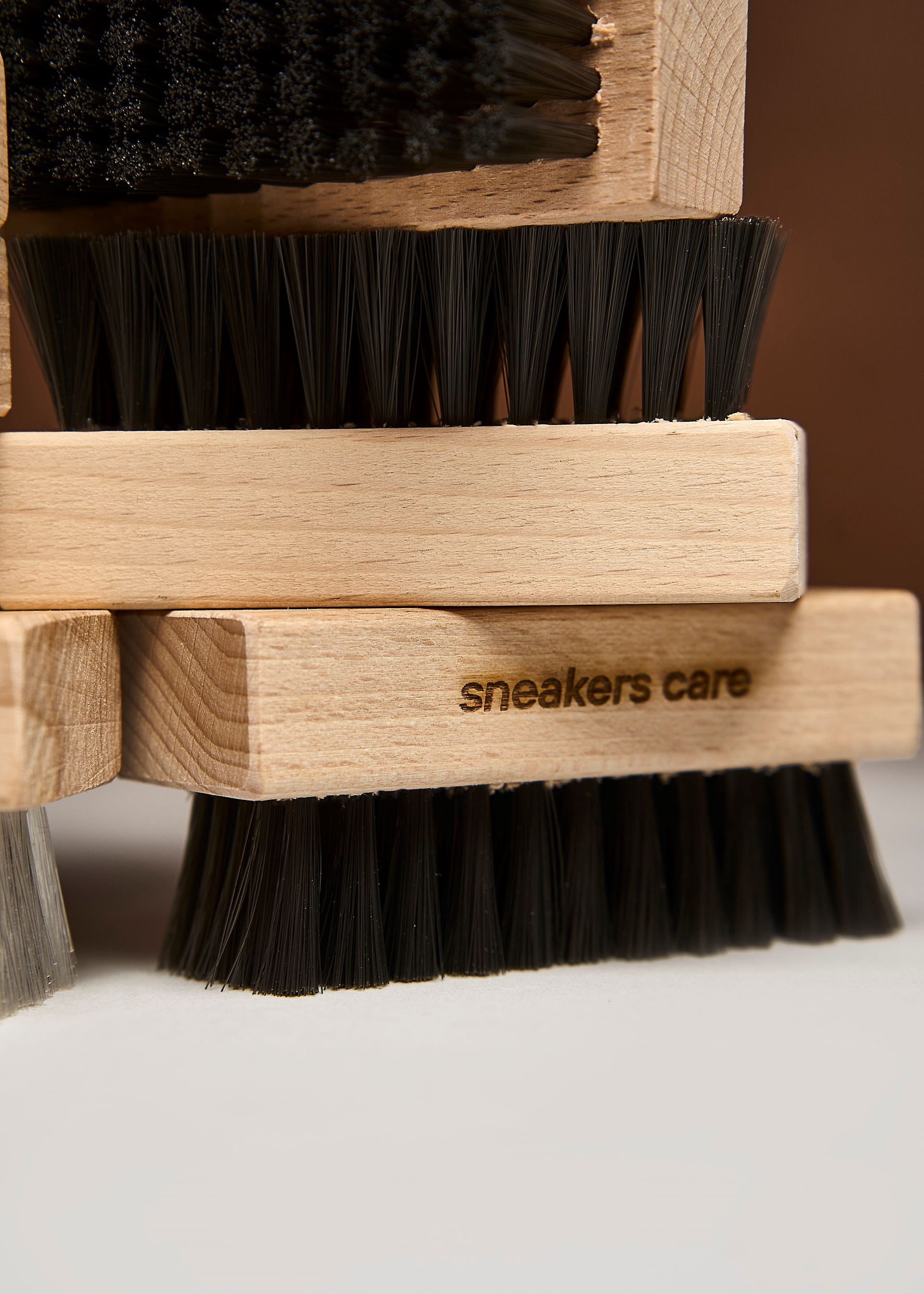 Універсальна щітка для очищення взуття Beclean SNEAKER CARE